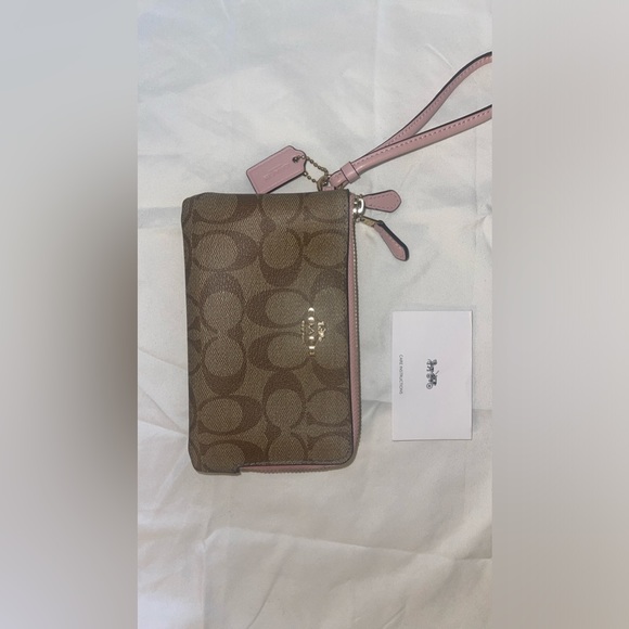 Vintage Coach khaki blossom wristlet. - Picture 3 of 7